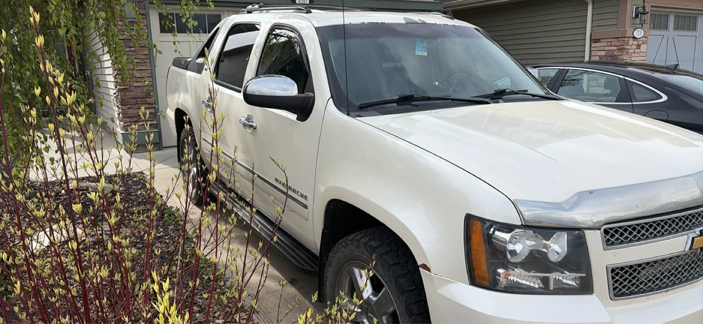 White Chevrolet Avalanche LTZ - photo 3