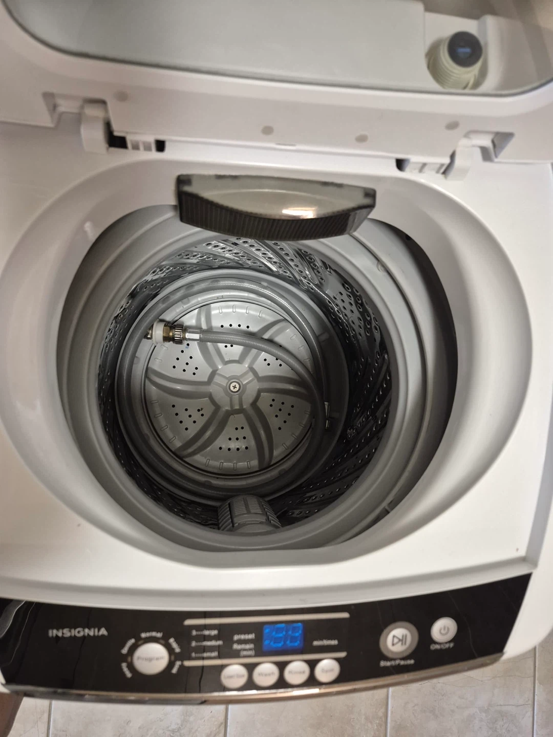 Insignia Portable Clothes Washer, 0.9 cu. ft. Top Load Washer. - photo 5