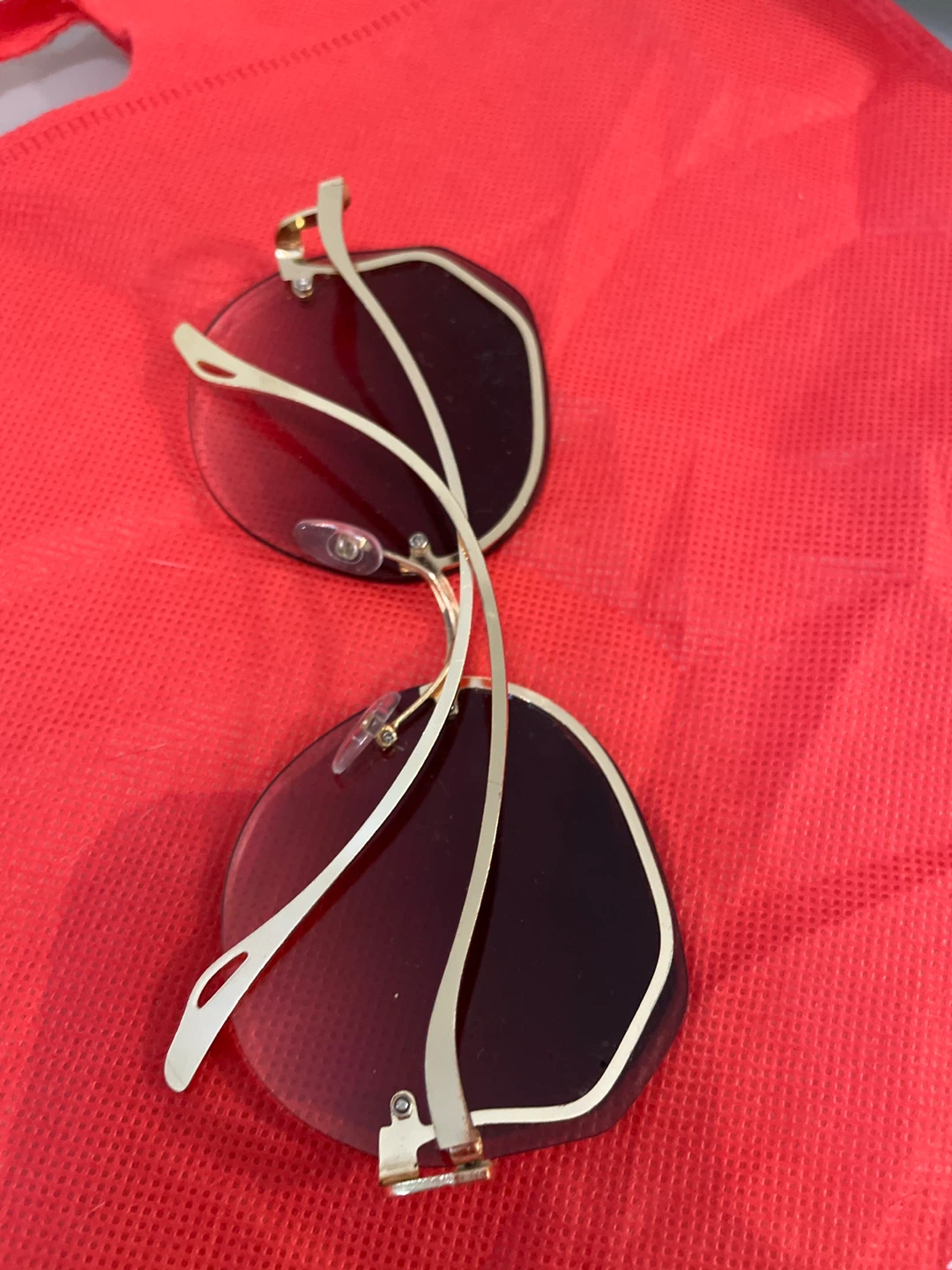 Fashion Sunglasses with Case - photo 2