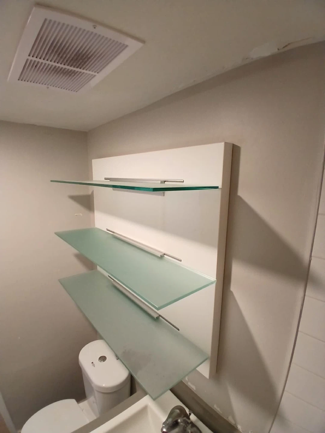 Bathroom storage cabinet
