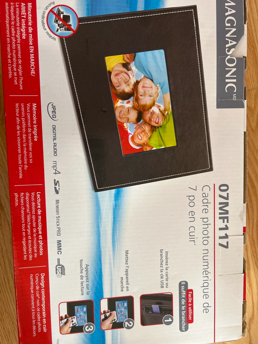 Magnasonic 7" Leather Digital Photo Frame 07MF117 - photo 3