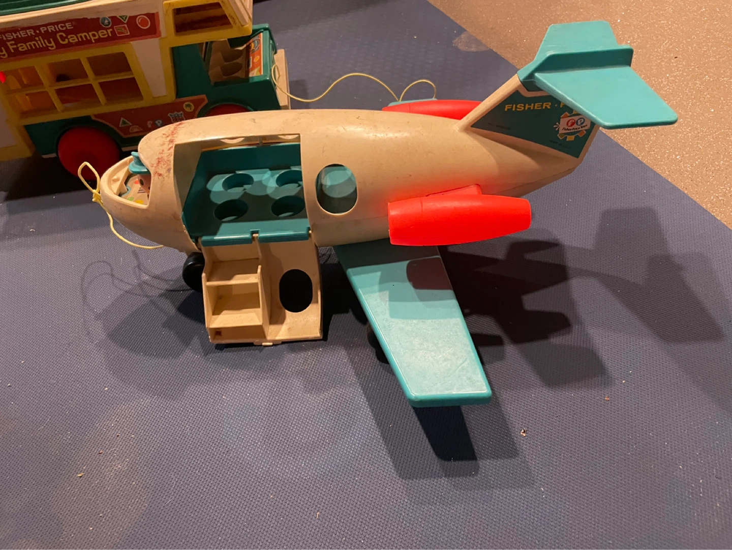 Fisher-Price Play Family Camper, Plane, Airport & Accessories - photo 2