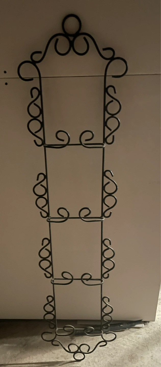 Black Metal Wall Decor Scroll Holder