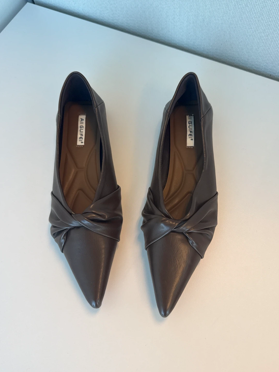 Brand New AIGUIFEI Brown Twist Front Pointed Toe Flats