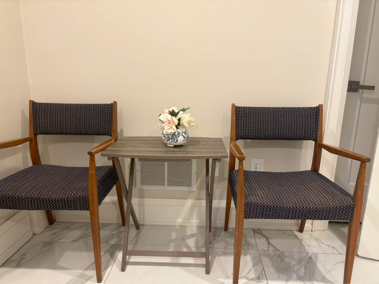 Set of 2 Vintage Mid-Century Modern Armchairs - photo 3