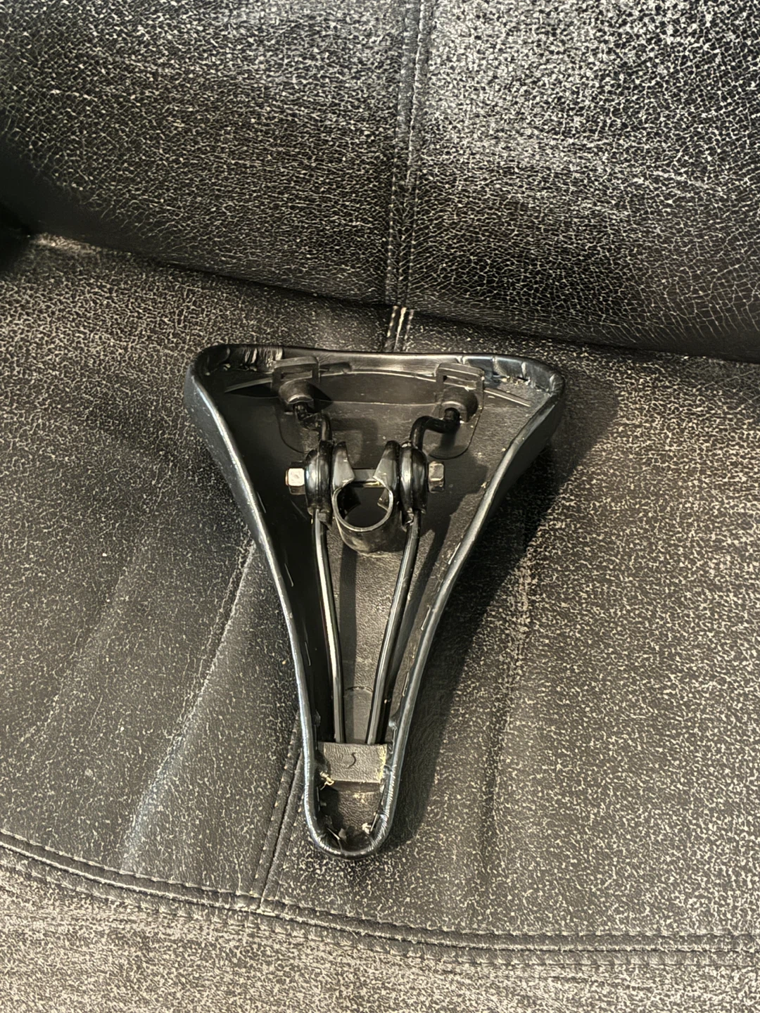Original Raleigh Mountain Bike seats for Male and Female - photo 4