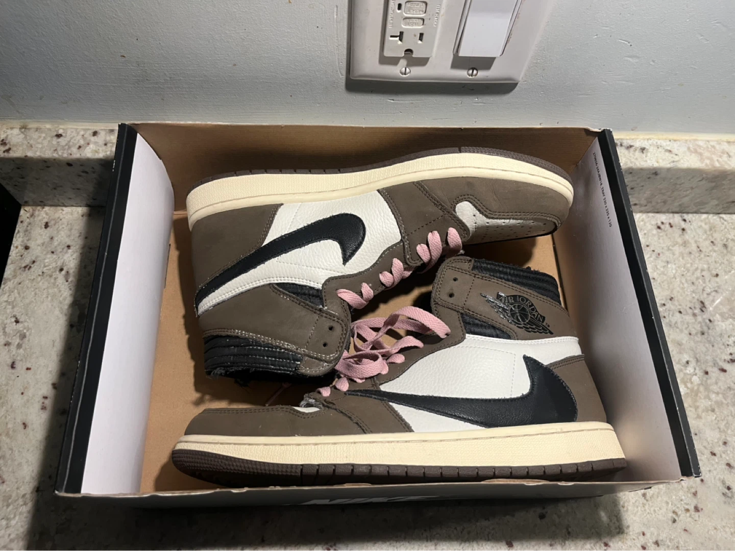 Air Jordan 1 High OG "Travis Scott" Sneakers