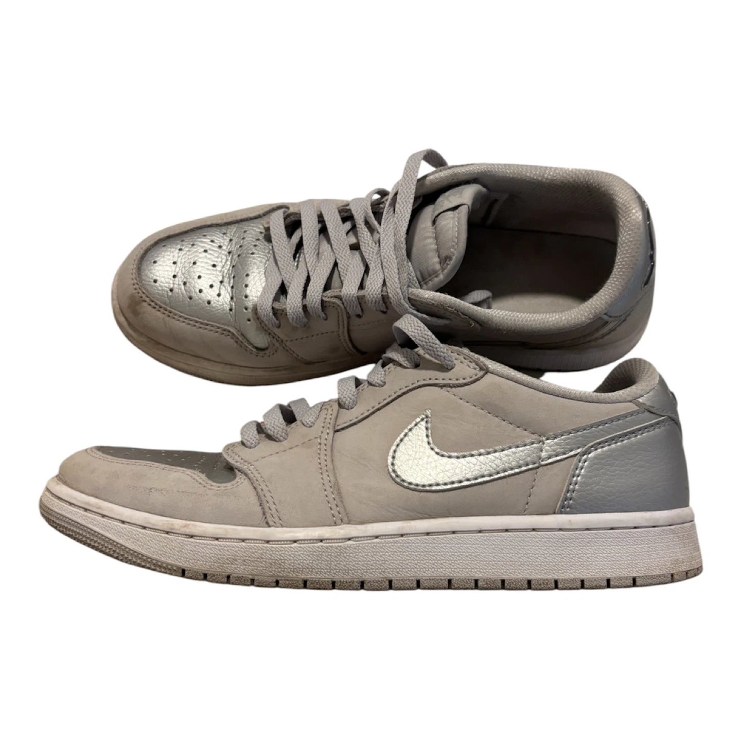 Air Jordan 1 Low SE 'Light Smoke Grey' Sneakers - photo 2