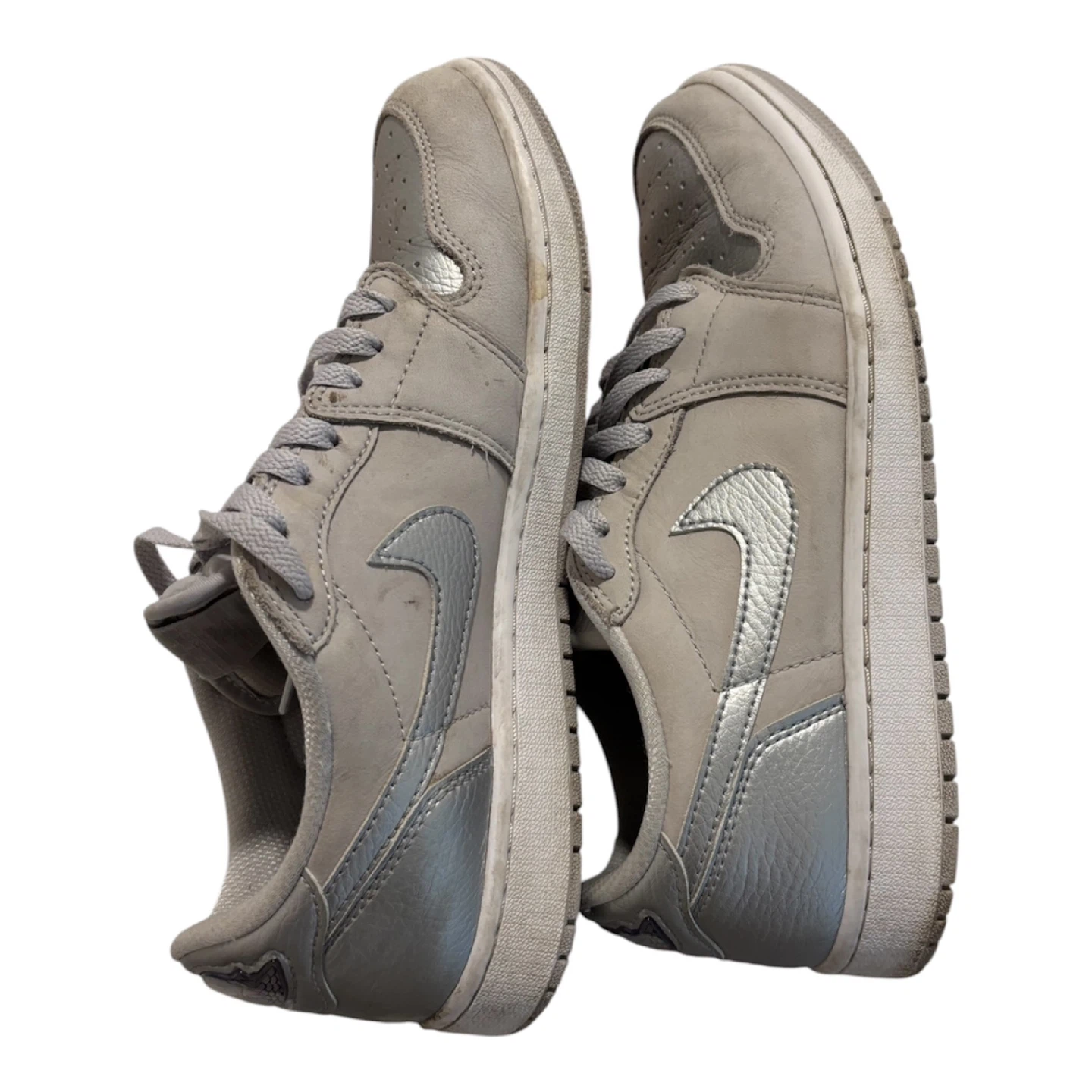 Air Jordan 1 Low SE 'Light Smoke Grey' Sneakers - photo 4