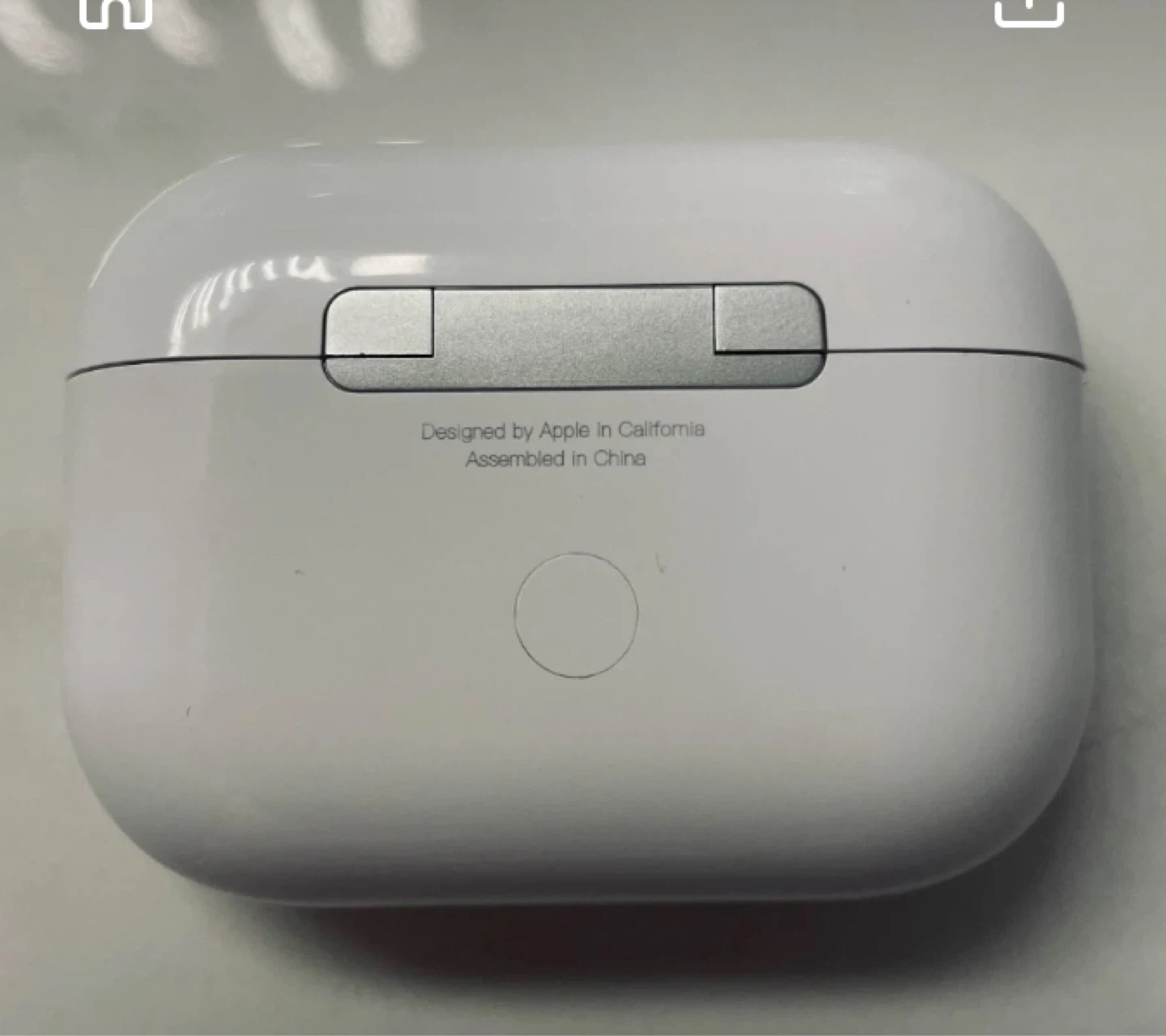 Apple AirPods Pro (2nd generation) Charging Case - photo 3
