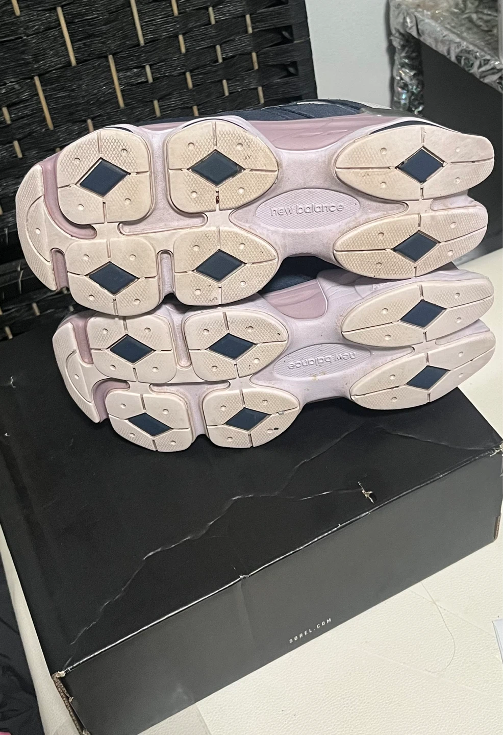 New Balance 9060 Navy/White/Pink size 9 women - photo 3
