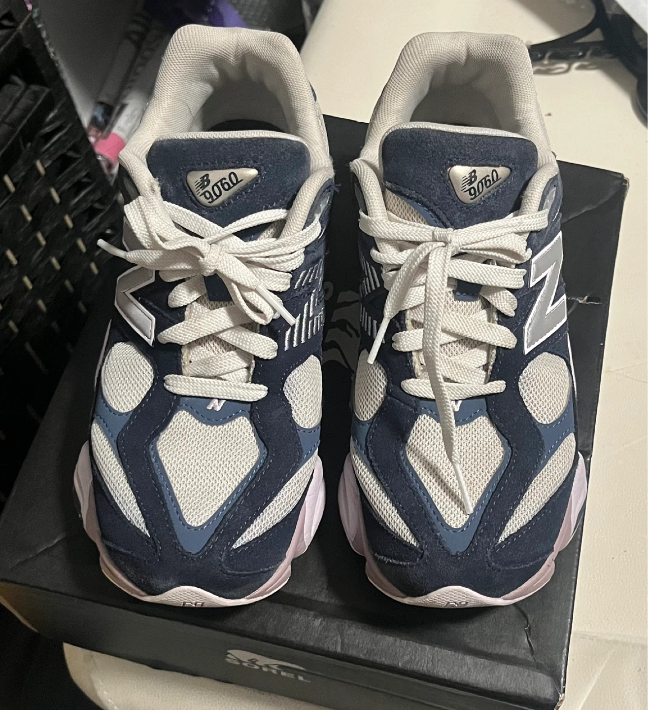 New Balance 9060 Navy/White/Pink size 9 women - photo 2