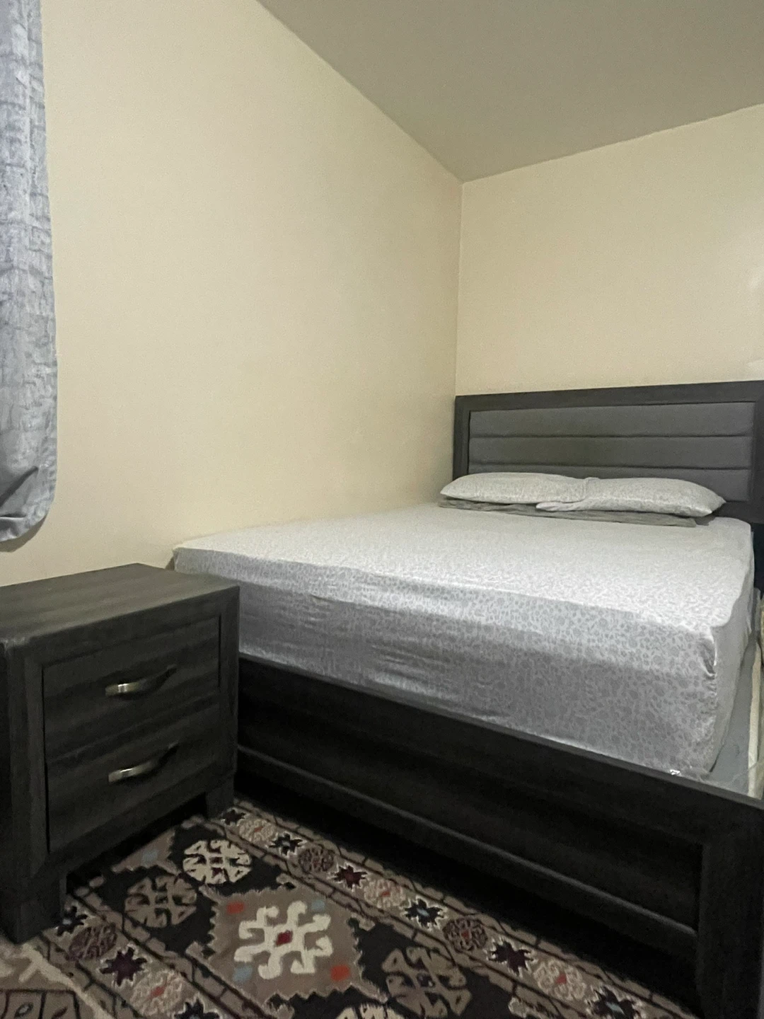 Dark Wood Queen Bed Frame with Queen Size Mattress