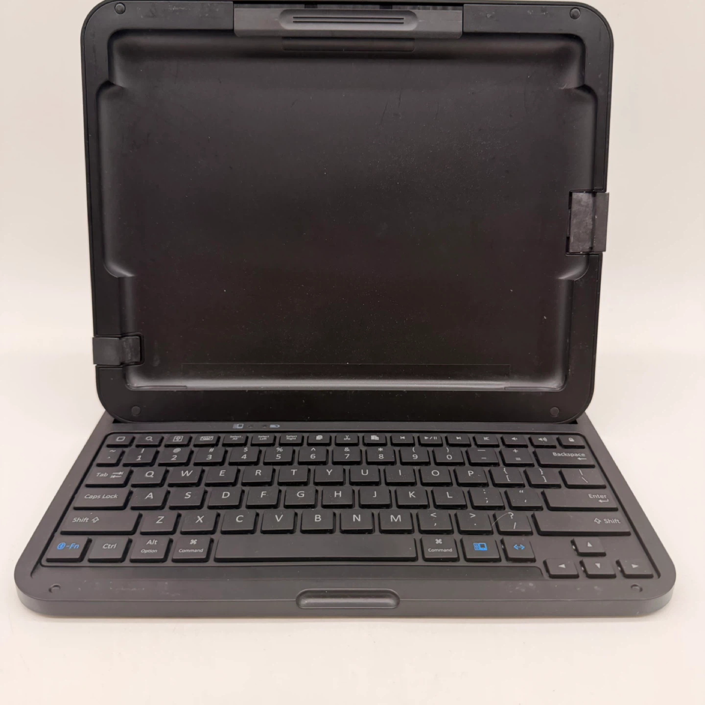 Apple iPad 2 64GB Wi-Fi A1395 With Bluetooth Keyboard Case - photo 4