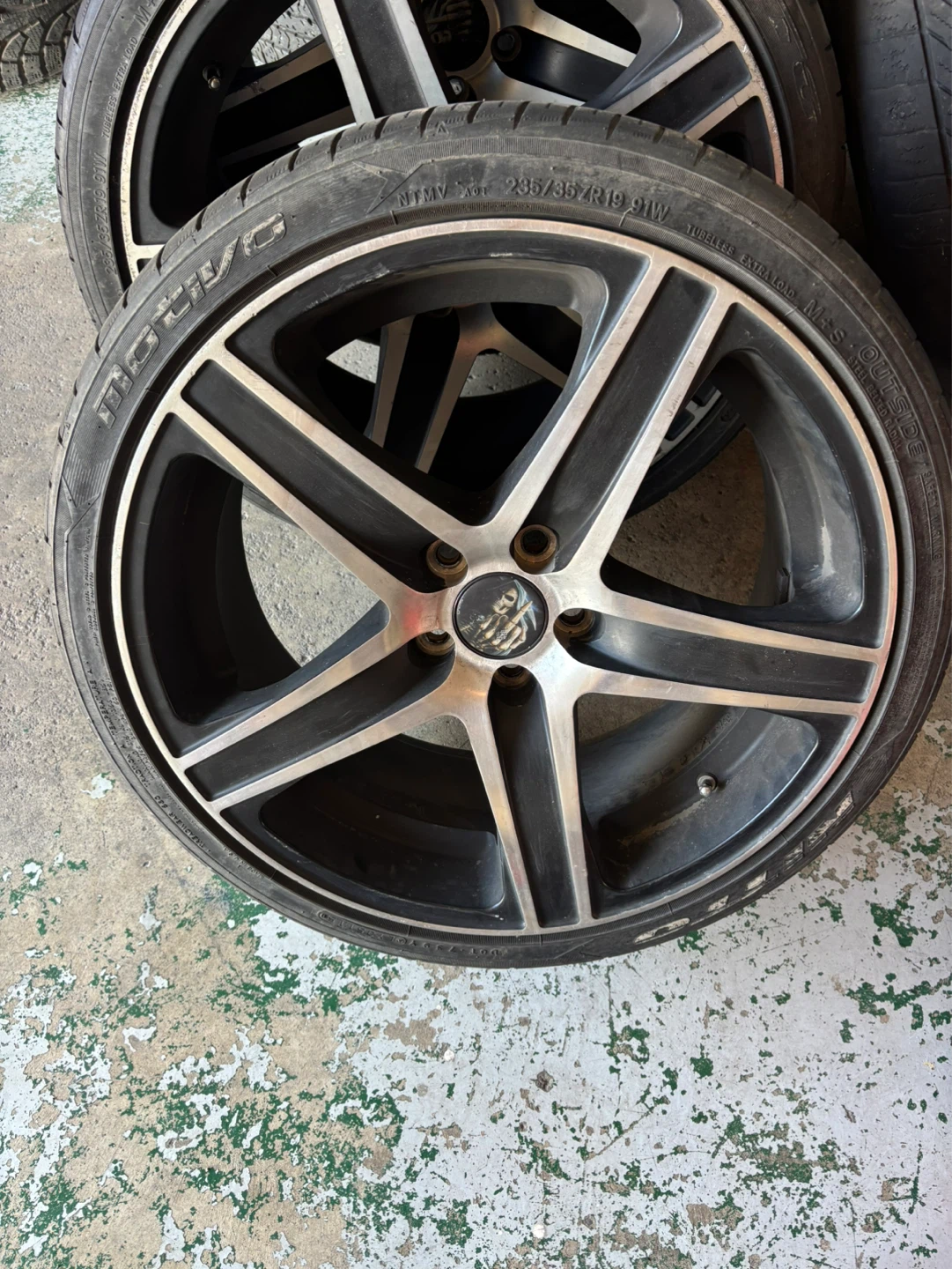 Set of 4 235/35ZR19 Tires on Rims - photo 2