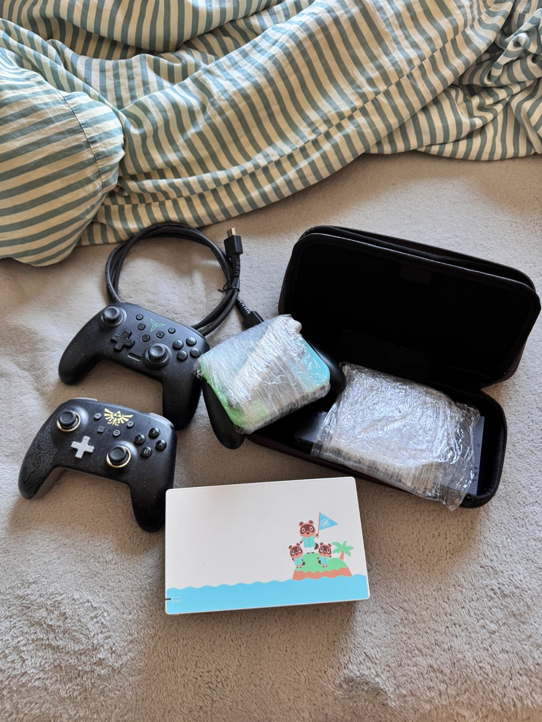 Nintendo Switch Animal Crossing Special Edition +@