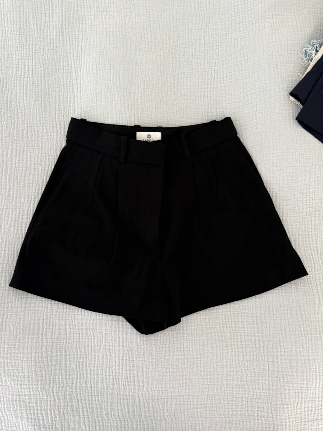 Aritzia Babaton Black Shorts