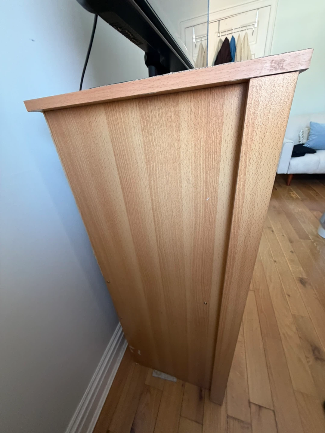 Light Wood Dresser with 4 Drawers - photo 3