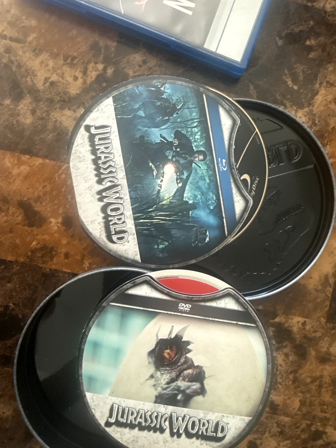 Jurassic World DVD Set - photo 2