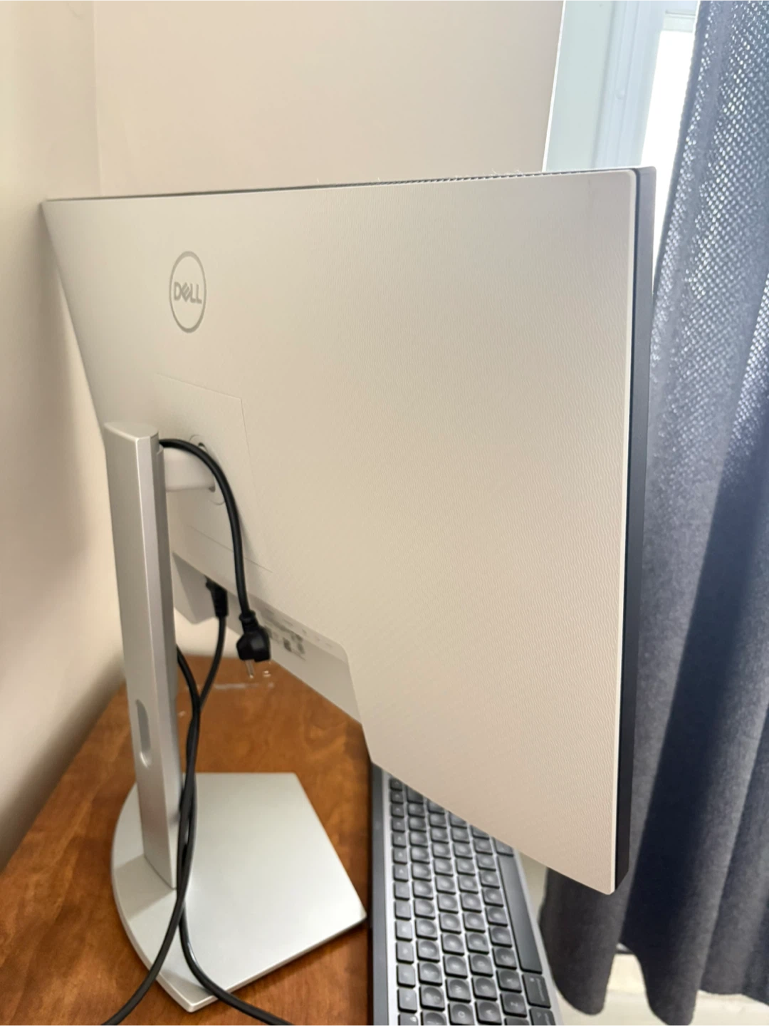 Dell S2722DC 27-inch QHD USB-C Monitor - photo 2