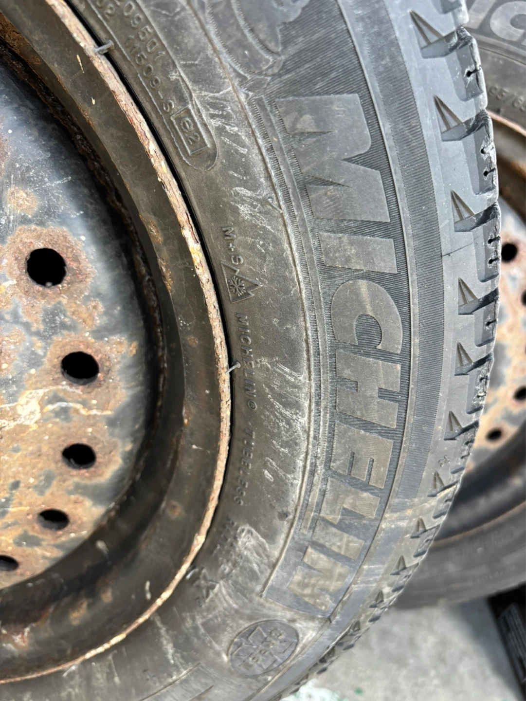 Michelin Winter Tires 195/65R15 - photo 5