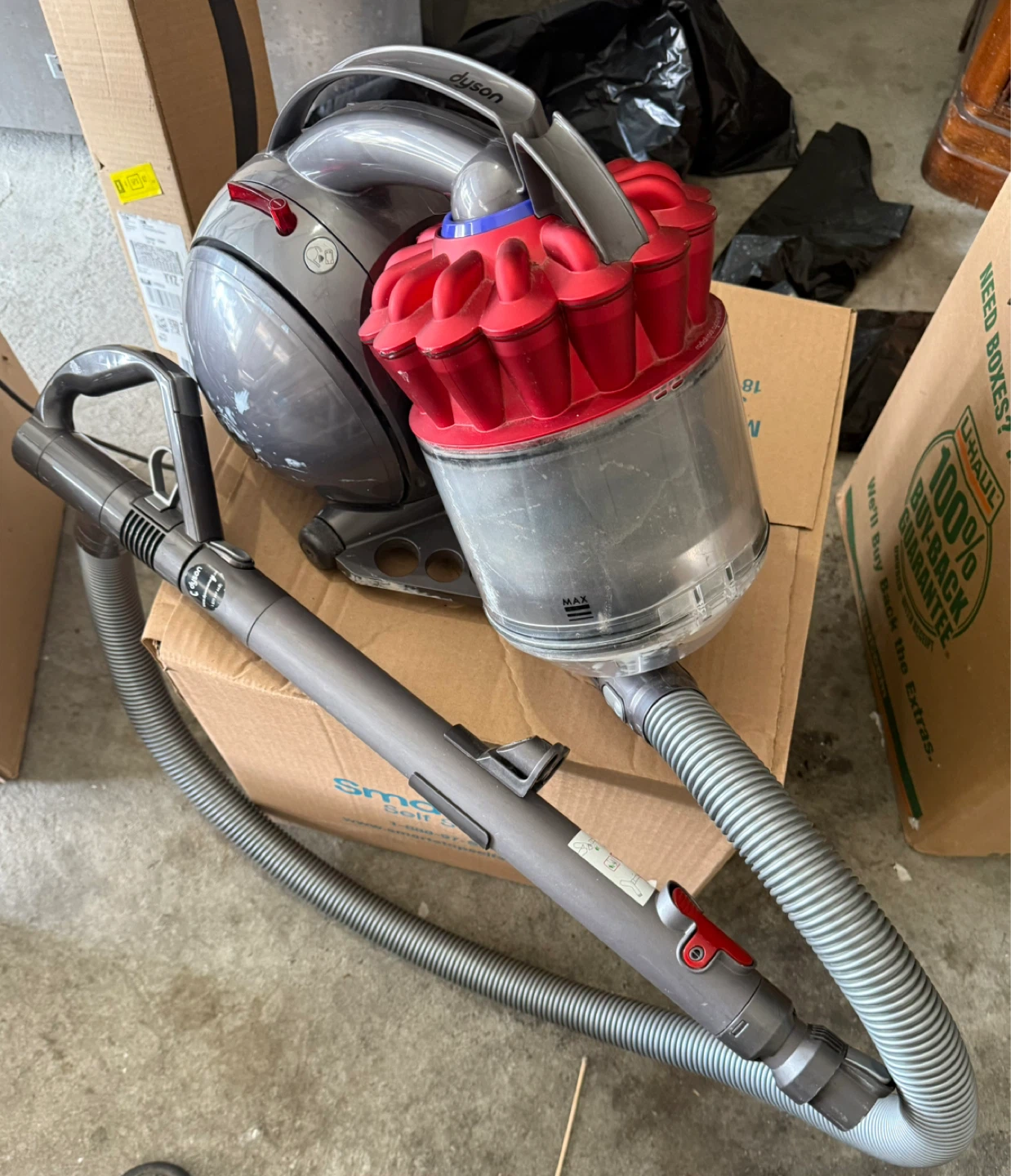 Dyson canister Vacuum Cleaner - photo 2