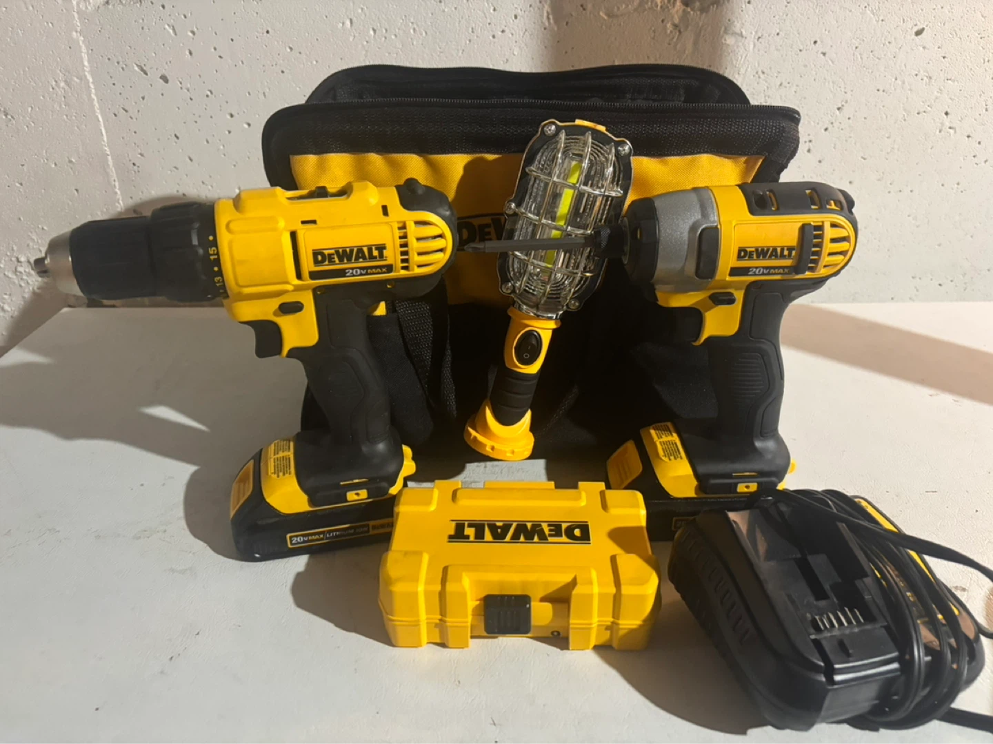 Dewalt drill set - photo 2