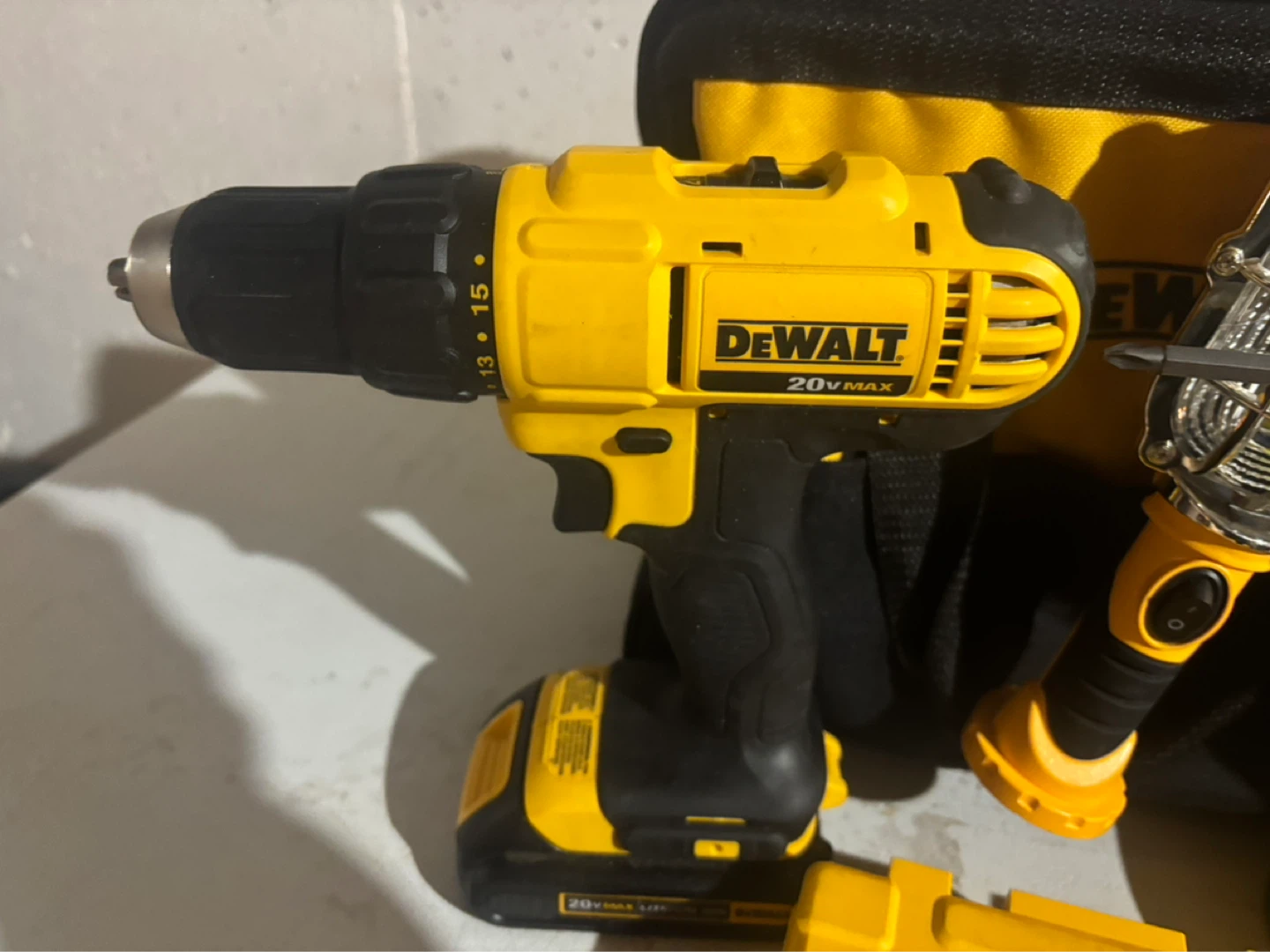 Dewalt drill set - photo 4