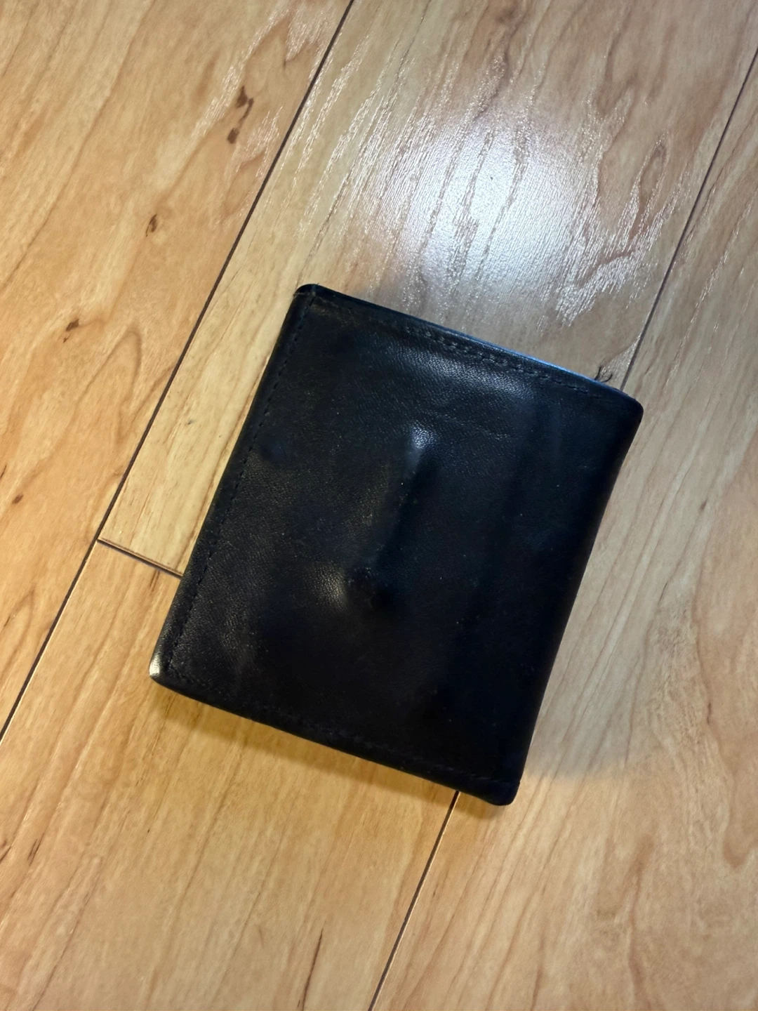 Vintage Collectible Wallet with attached metal emblem - photo 3
