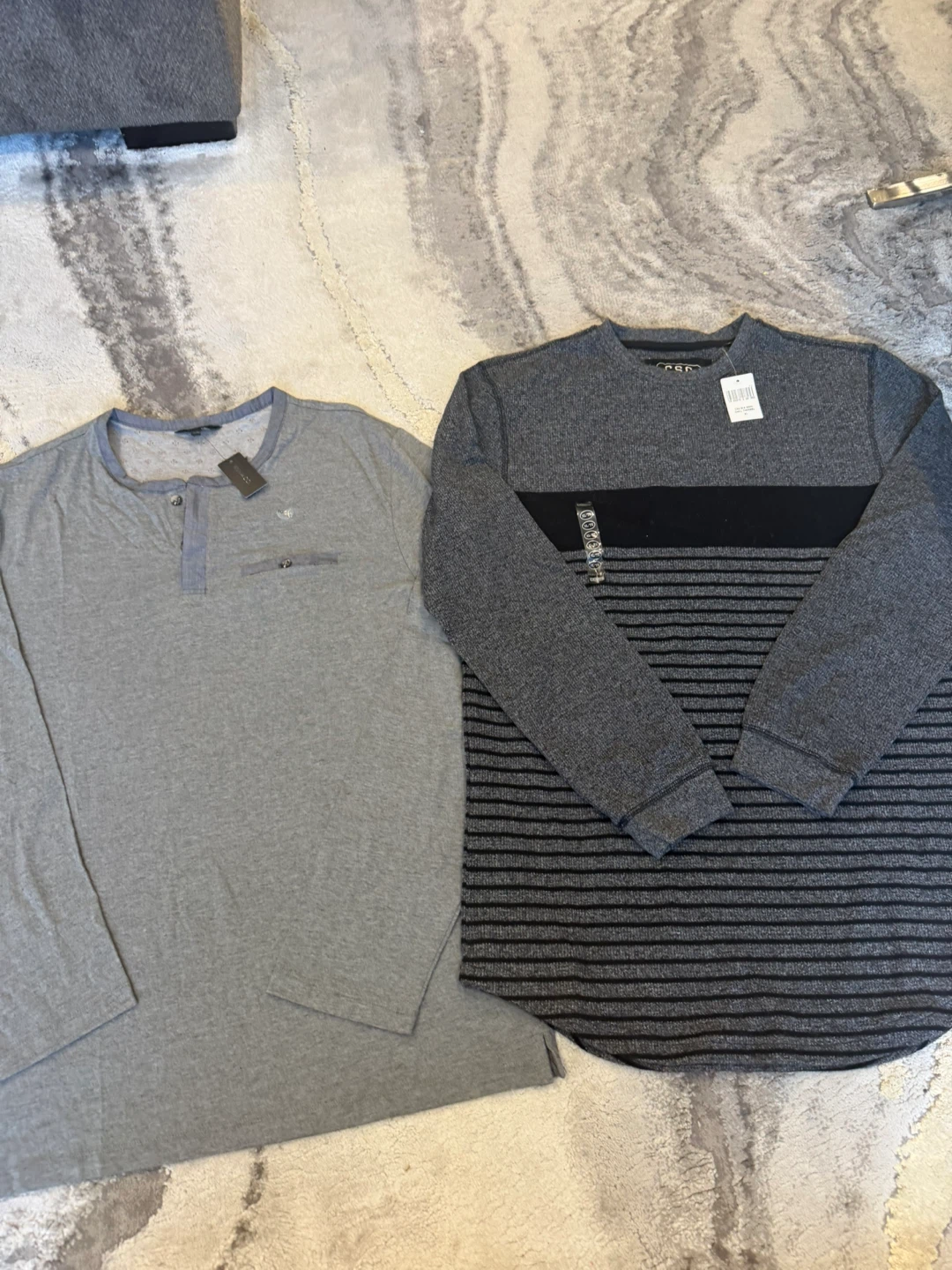 BNWT 2-XL Men’s Giftable long sleeve tops