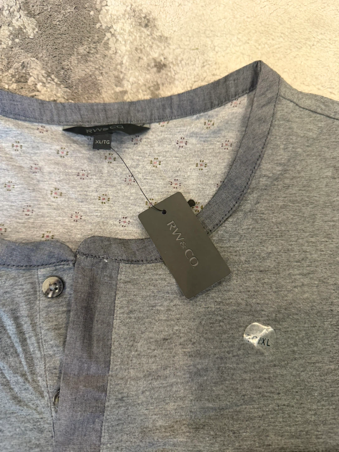 BNWT 2-XL Men’s Giftable long sleeve tops - photo 4