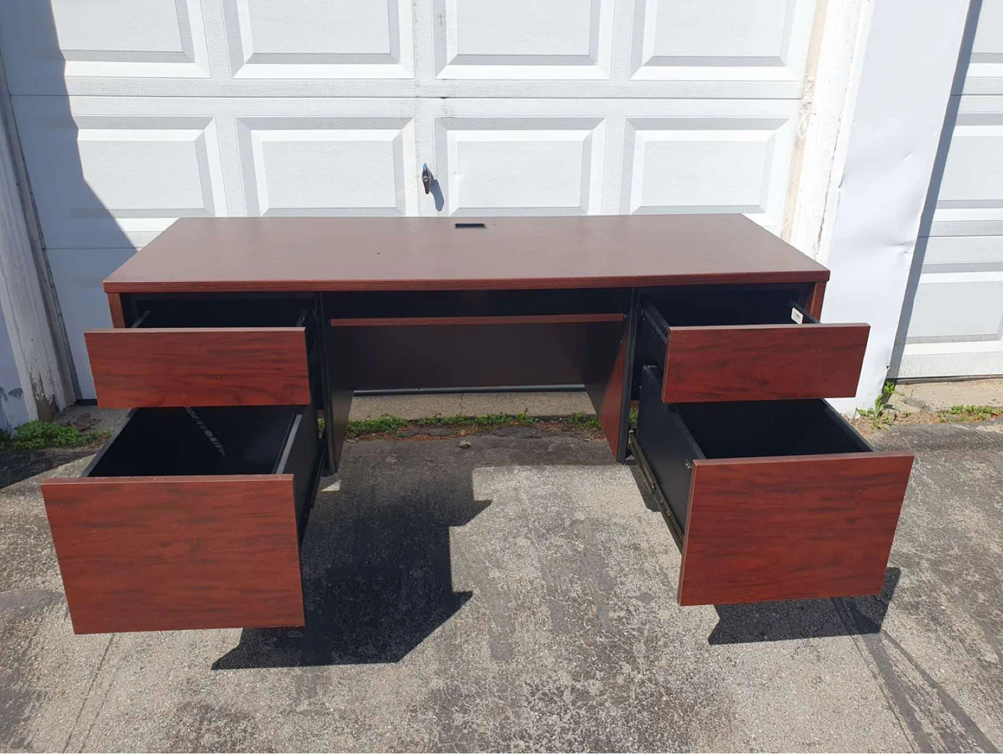 STAR Quality Office Furniture Mfg. Ltd. Desk