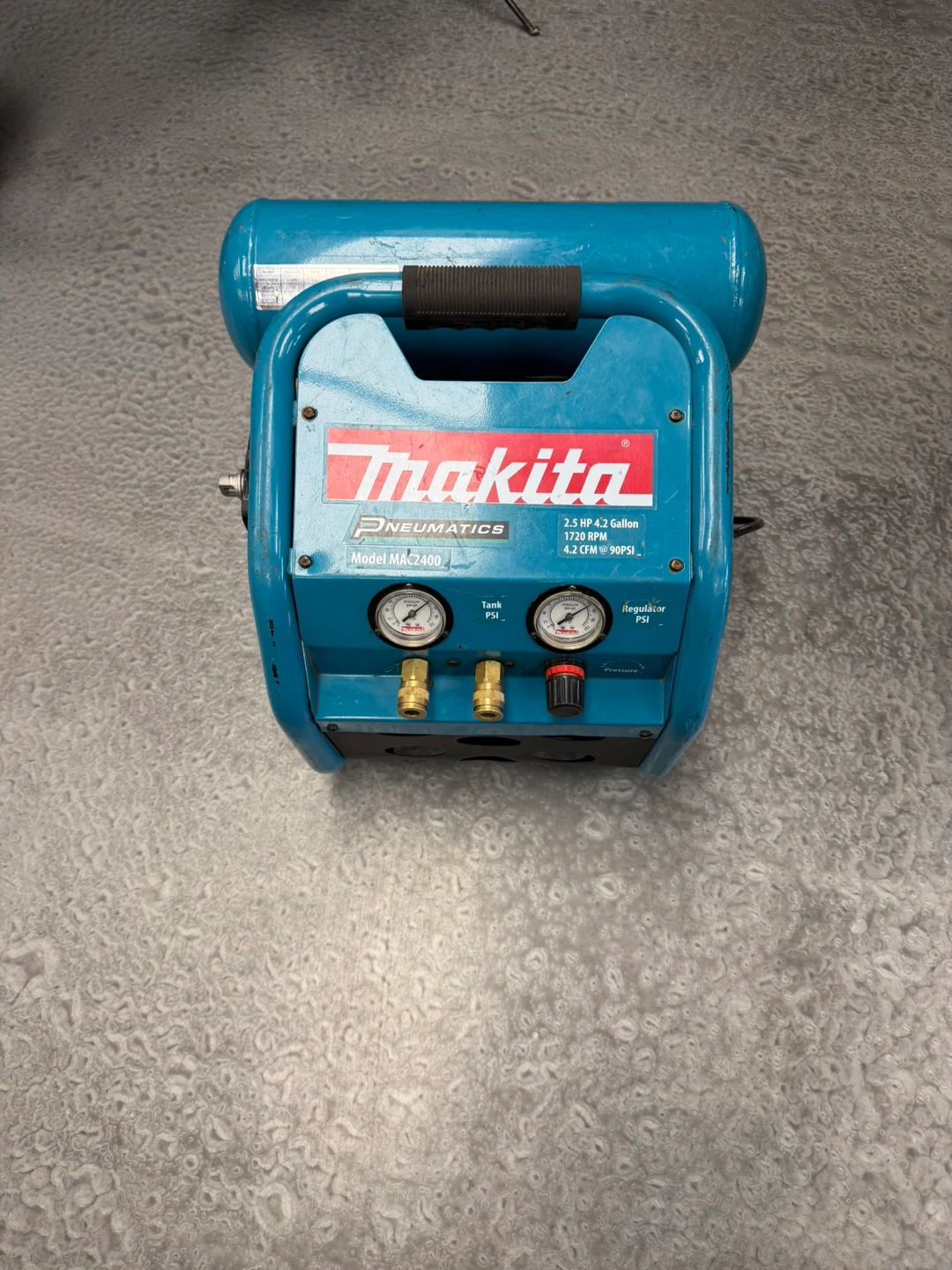 Makita MAC2400 2.5 HP 4.2 Gallon Air Compressor - photo 2
