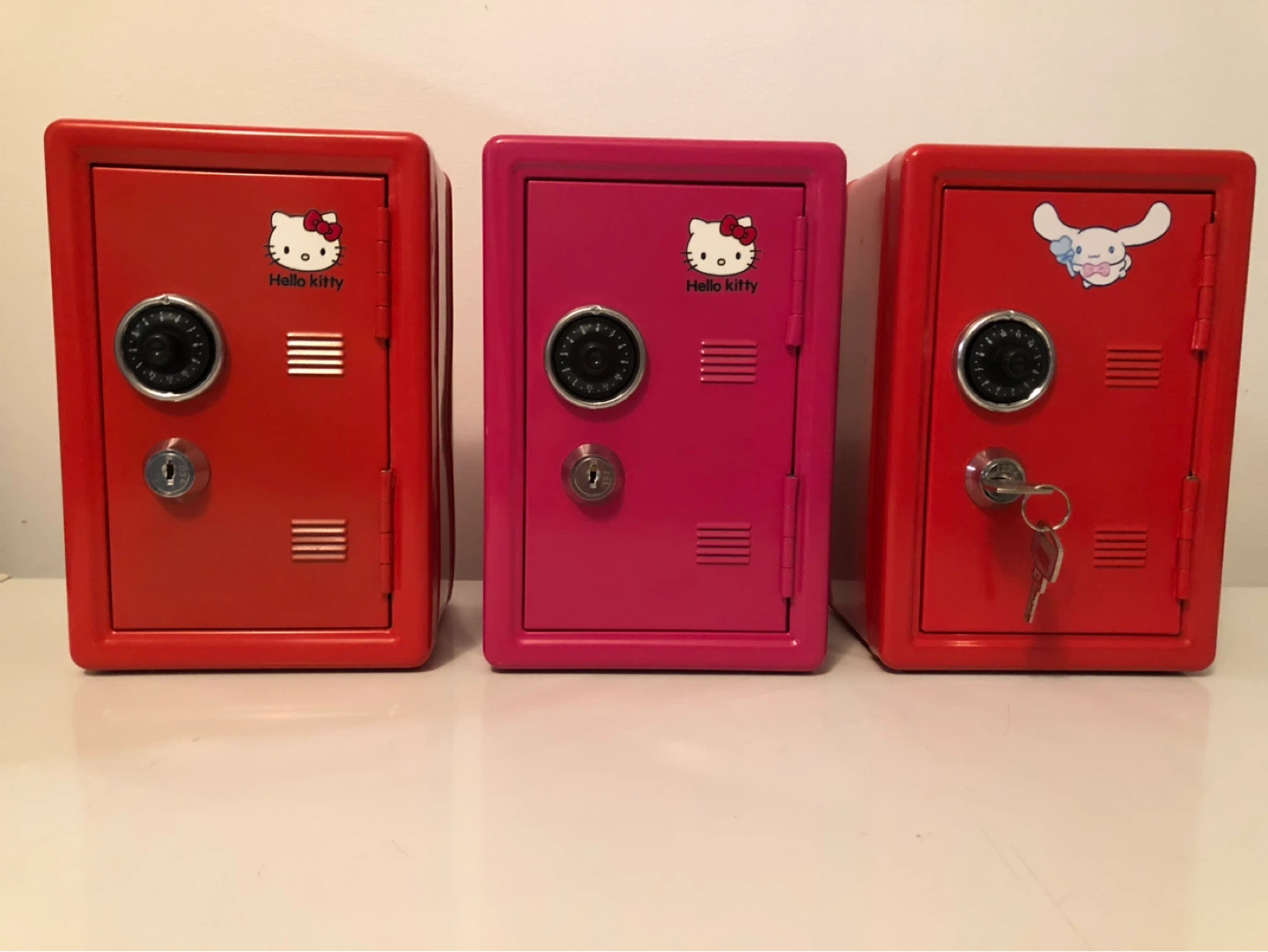 Hello Kitty & Cinnamoroll Mini Safes - Red & Pink