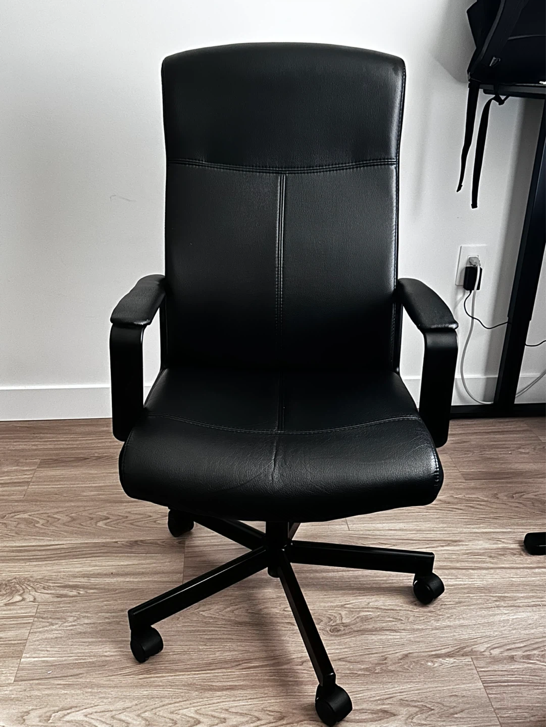 Black Office Chair - photo 2