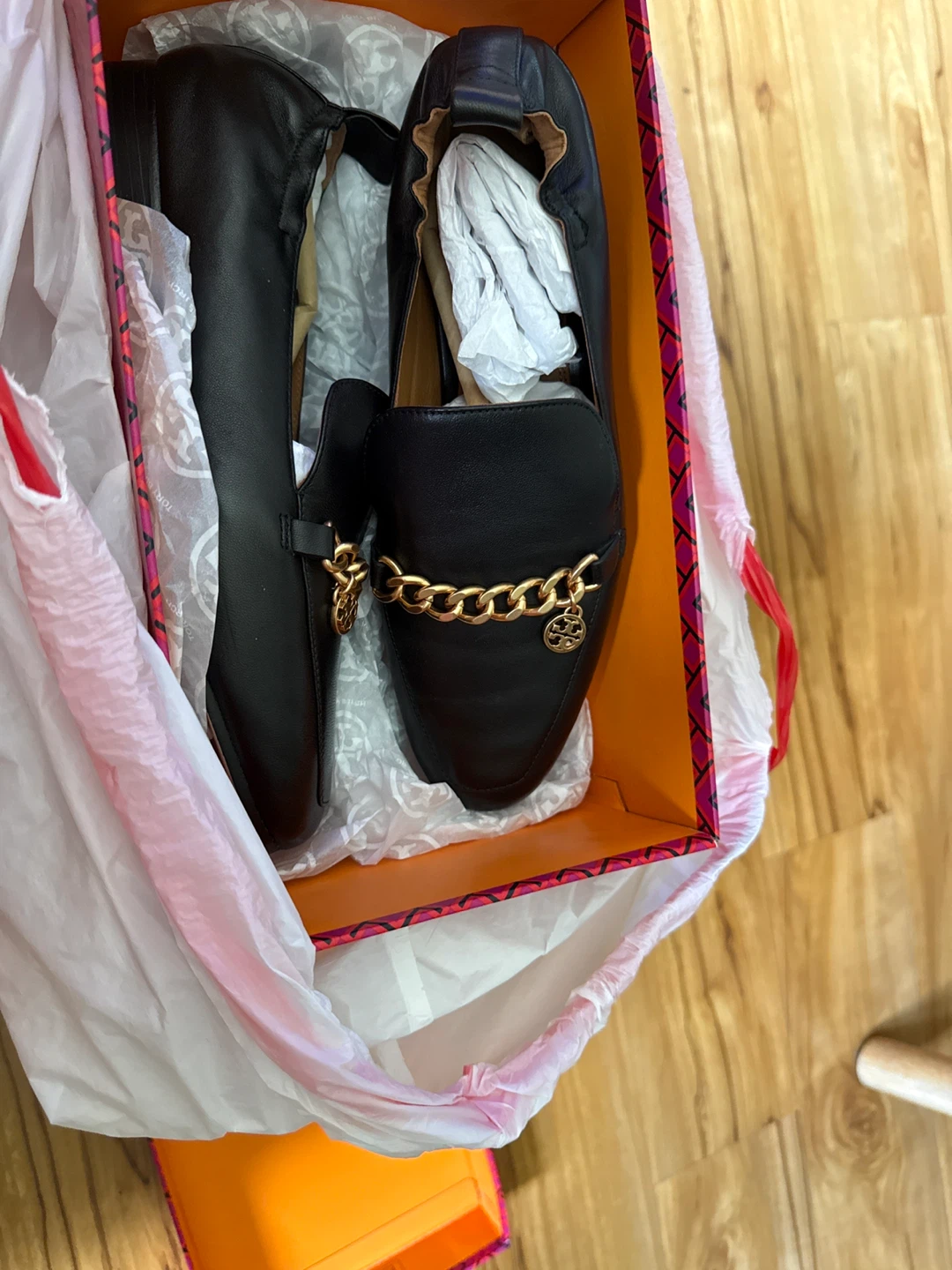 Tory Burch Black Leather Loafers with Gold Chain - Size 7 - photo 2