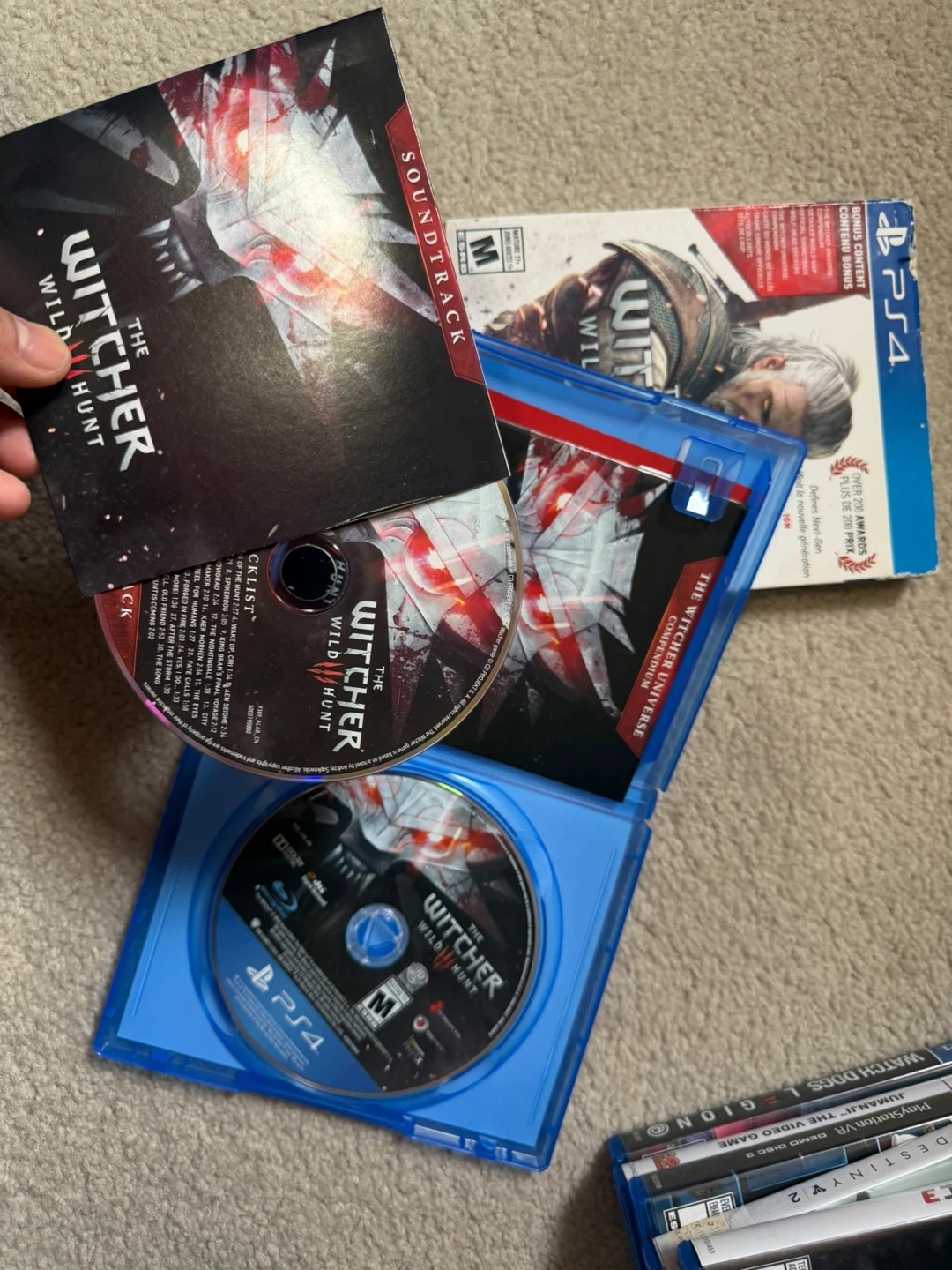 The Witcher 3: Wild Hunt PS4 Game + Soundtrack + Bonus Content - photo 2