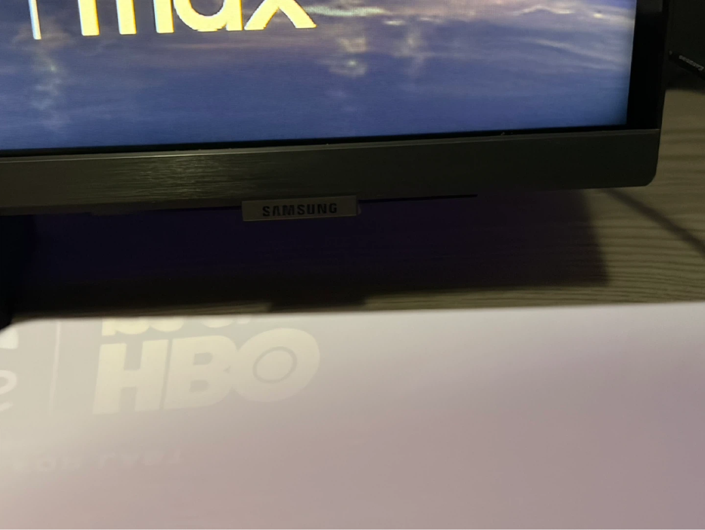 Samsung 43 Inch Smart TV - photo 2
