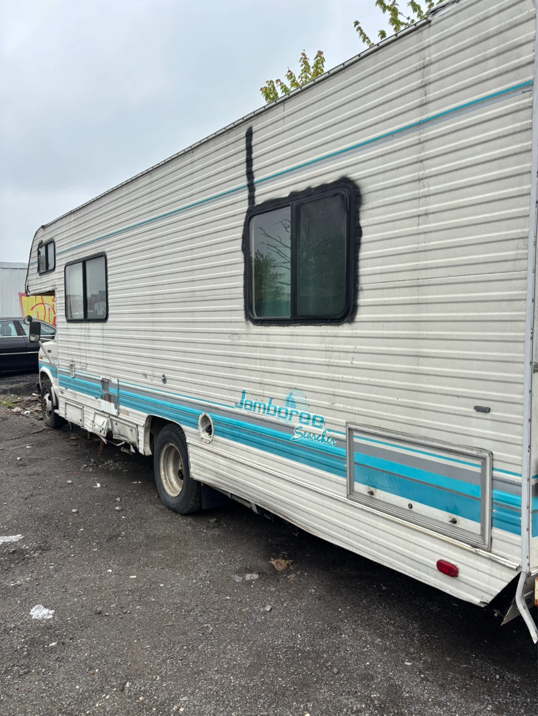 1991 Ford jamboree RV - photo 2