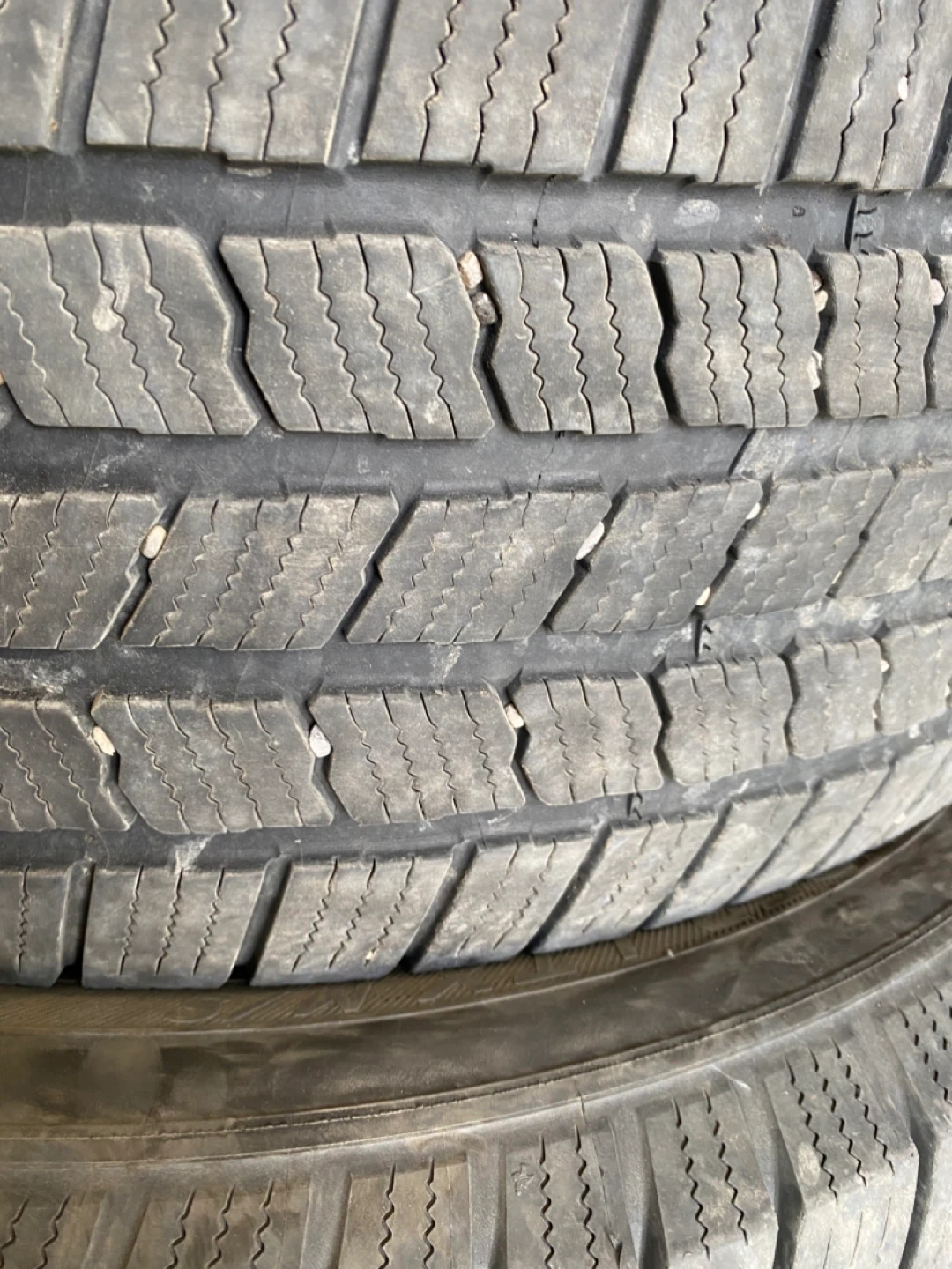 Michelin Denfender LTX 275/60/20 set of 4 tires - photo 4