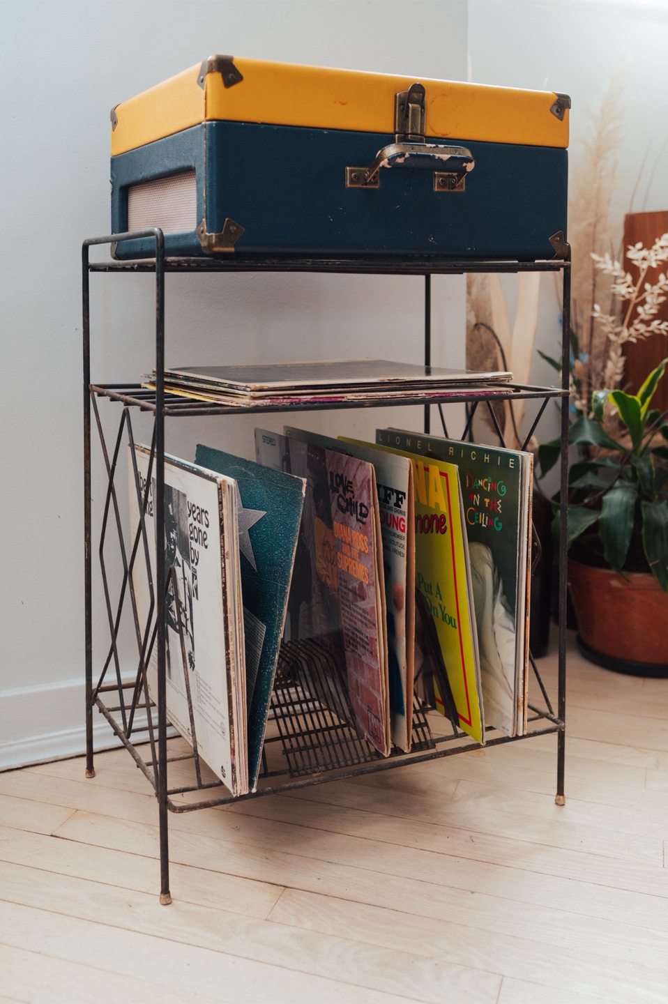 Vintage Atomic-Era Wire Record Stand - photo 3