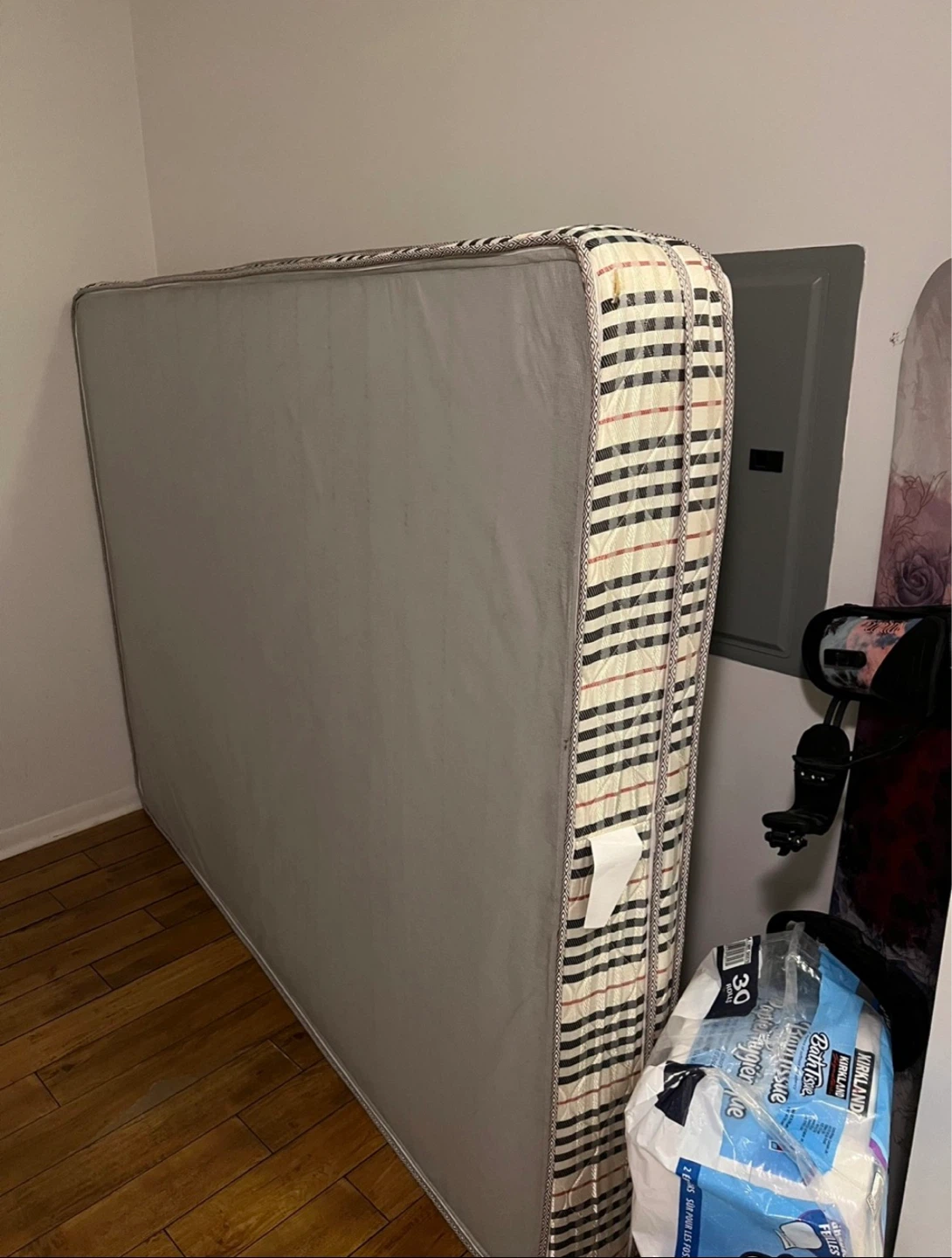 Queen Mattress - 10” - photo 2