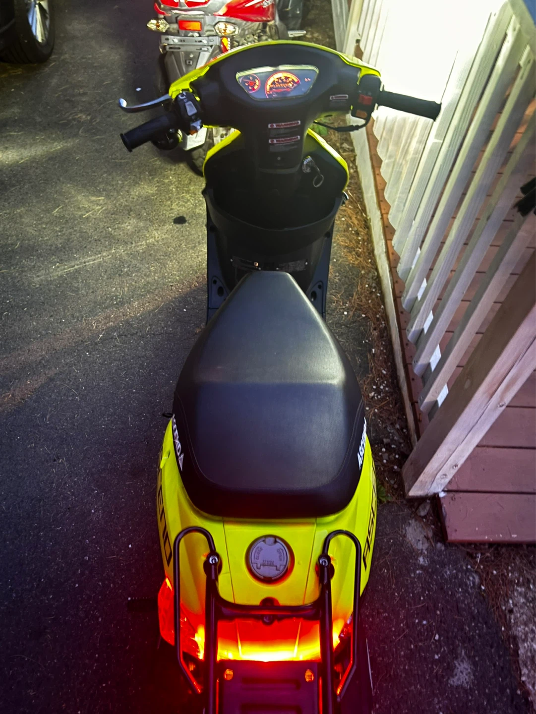ASCEND R2 50 Scooter - Yellow - photo 2