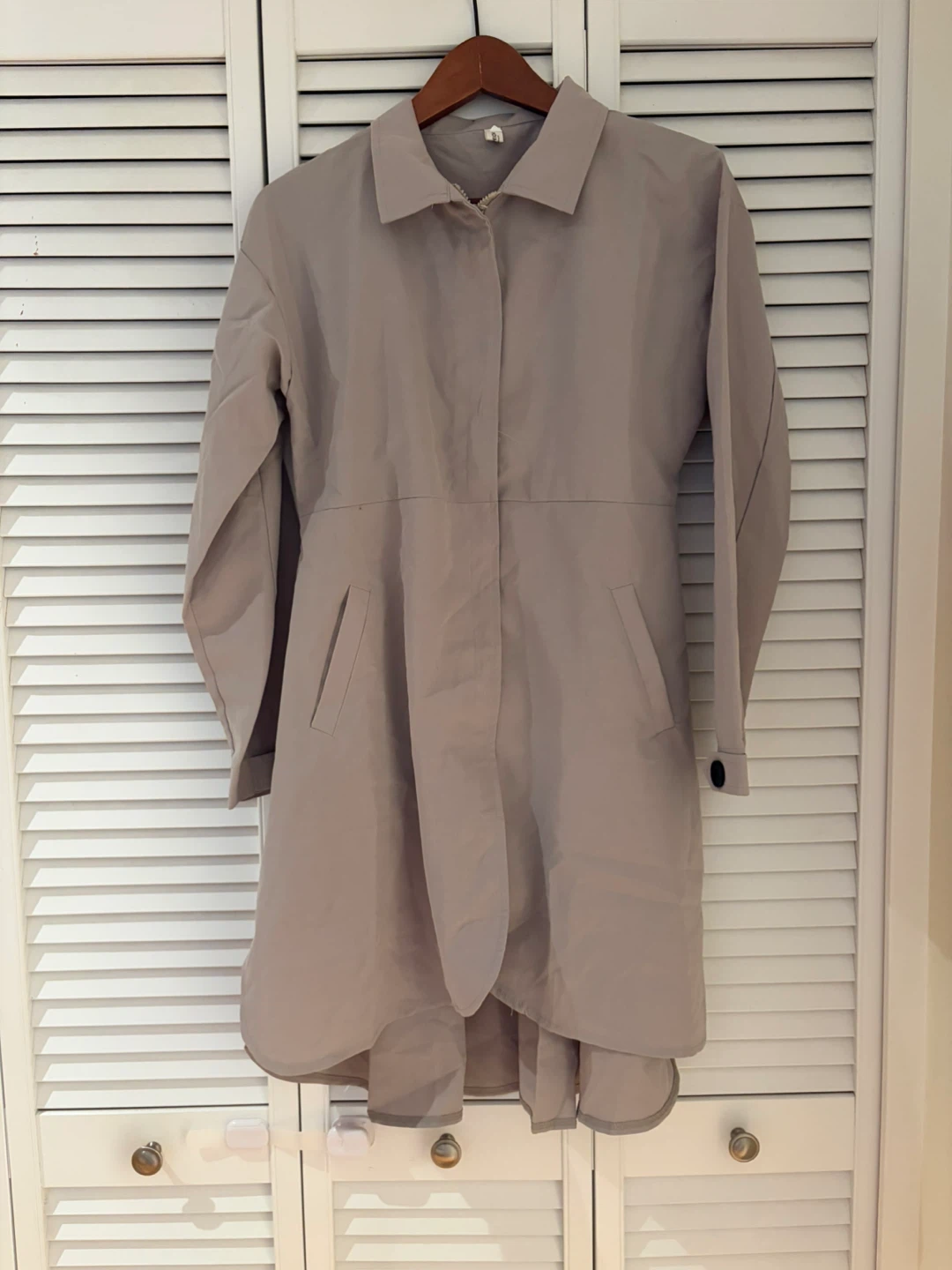 *NEW* Lightweight Beige Trench Coat M size - photo 3