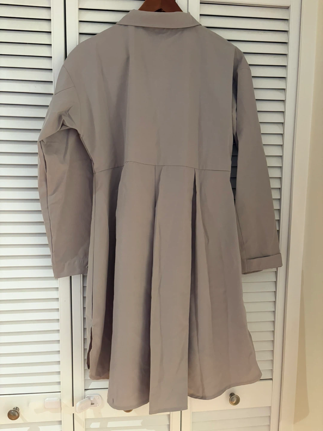 *NEW* Lightweight Beige Trench Coat M size - photo 4