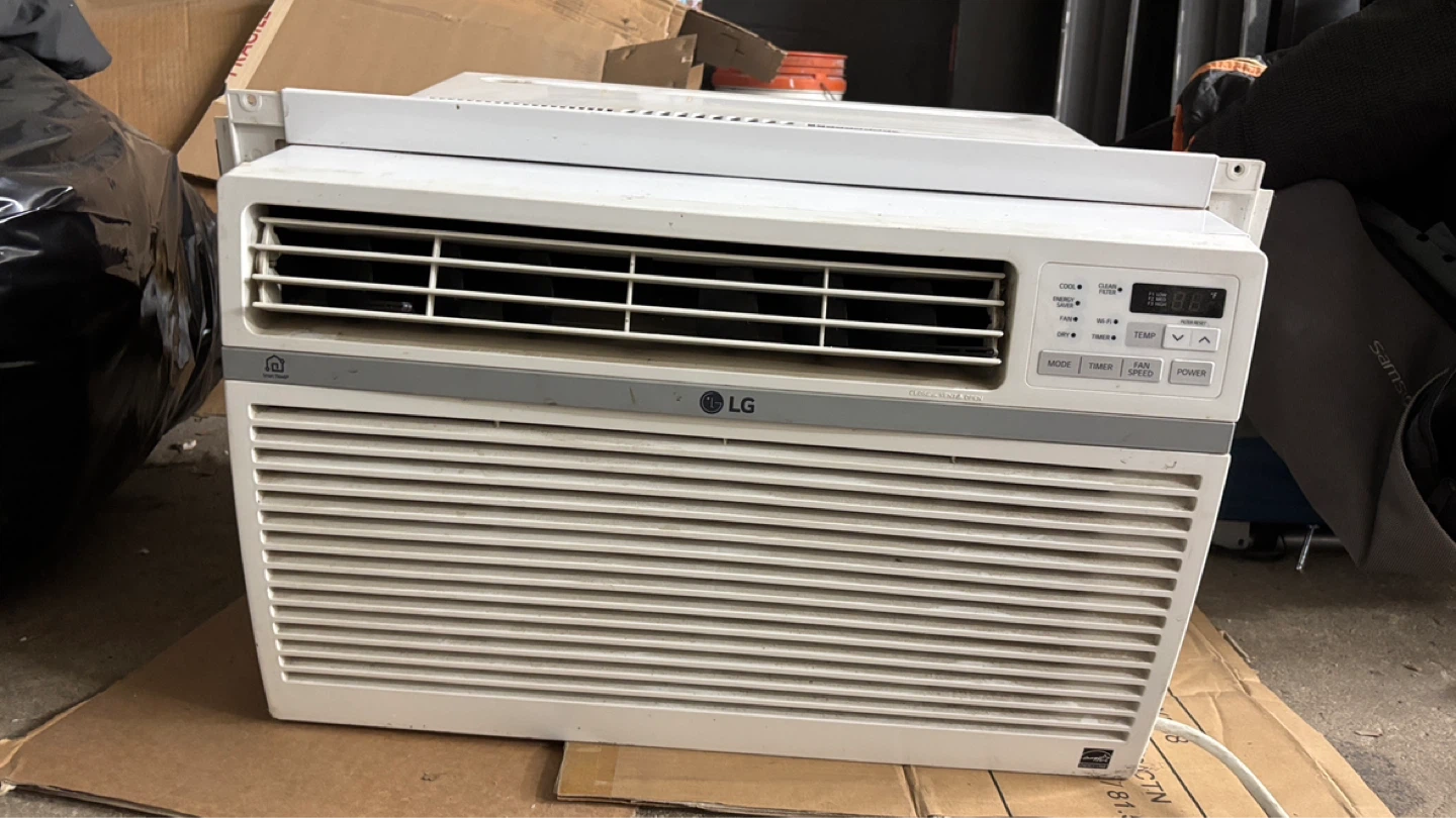 LG LW1017ERSM 10,000 BTU Room Air Conditioner