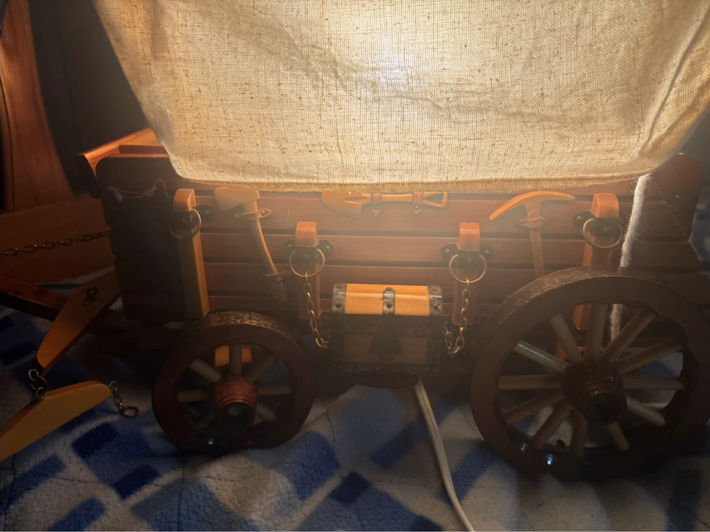 Vintage Covered Wagon Lamp - photo 3