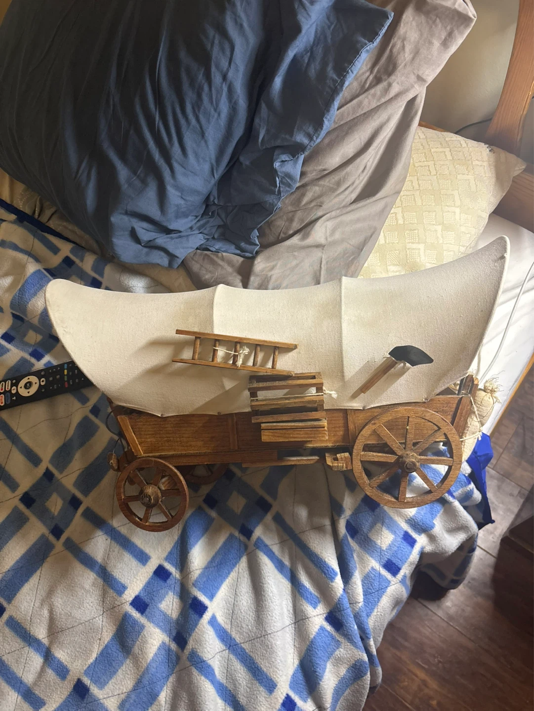 Wooden Covered Wagon Decorative Model