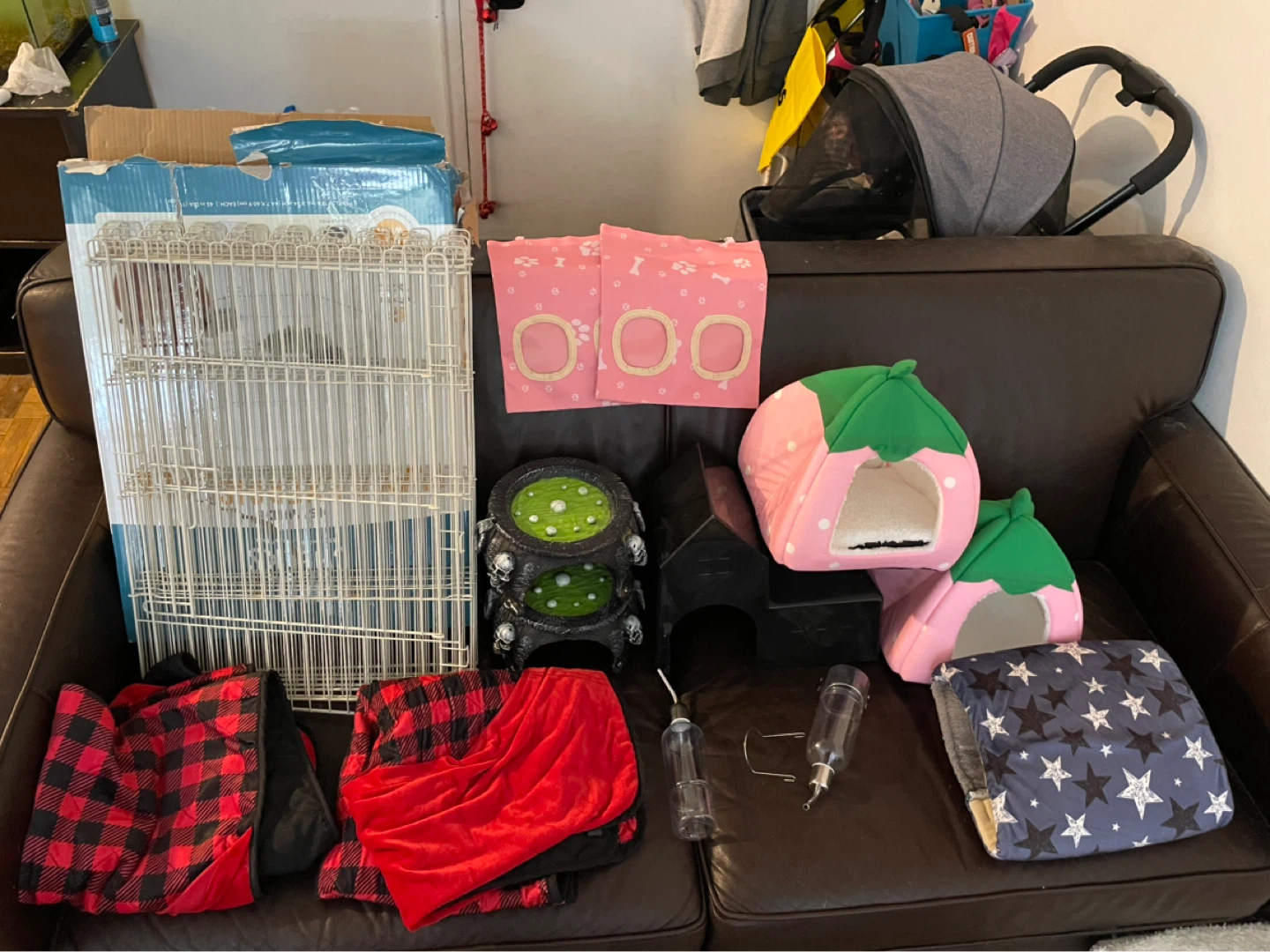 Guinea Pig Playpen, Hides, Fleece Etc Lot