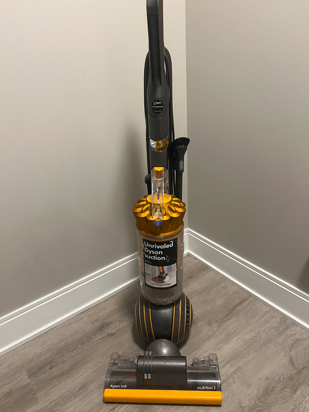 Dyson Multifloor 2 Vacuum